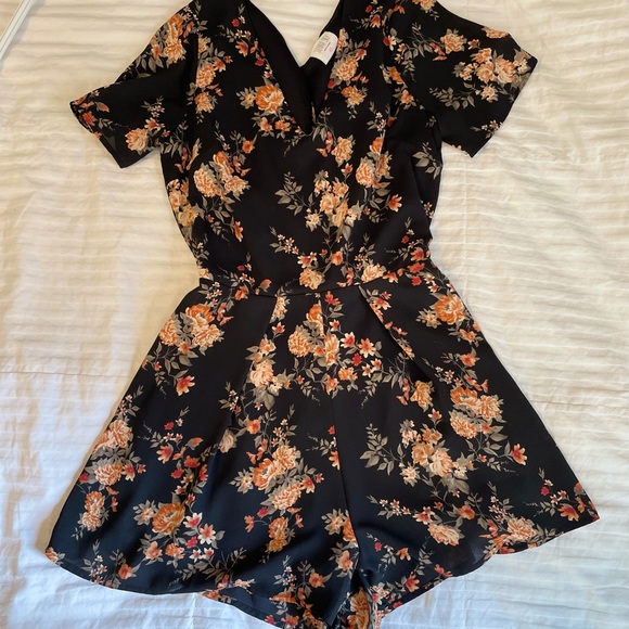 Floral Romper - Picture 1 of 4